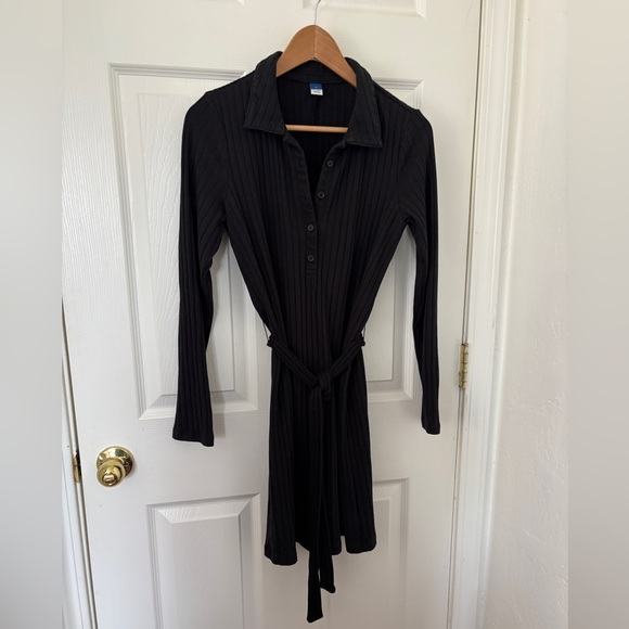 Old Navy Dresses & Skirts - Adorable Collared Black Old Navy Sweater Dress Size Medium